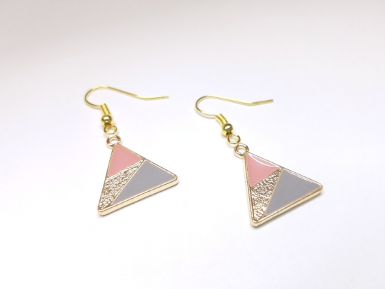 Preview: Geometrische Ohrringe hell goldfarben Dreieck